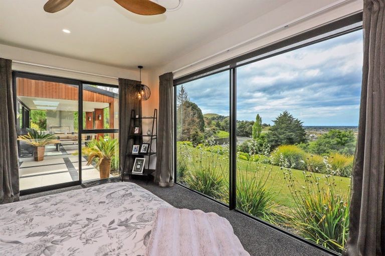 Photo of property in 1 Te Roera Drive, Taradale, Napier, 4112