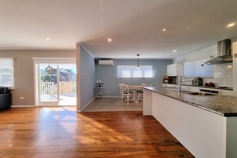 Photo of property in 20 Dobell Road, Stanmore Bay, Whangaparaoa, 0932