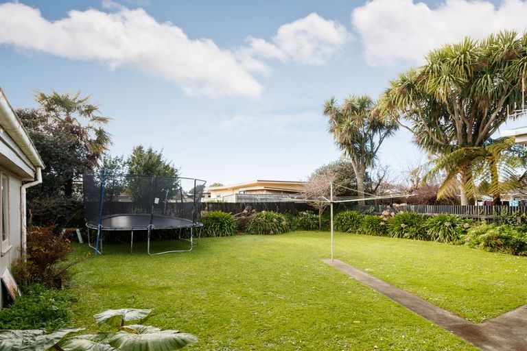 Photo of property in 5 Strathmore Place, Awapuni, Palmerston North, 4412