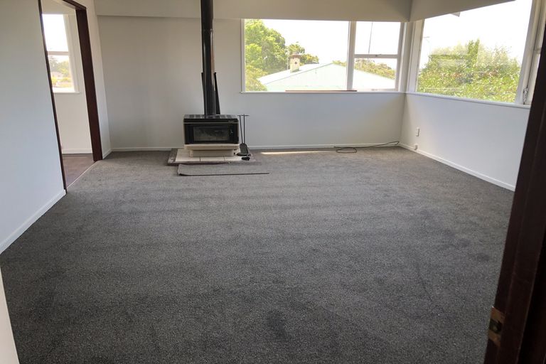 Photo of property in 108 Te Atatu Road, Te Atatu South, Auckland, 0610