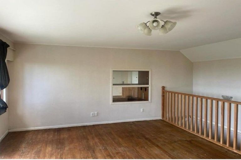 Photo of property in 24 Wellington Street, Papakura, 2110