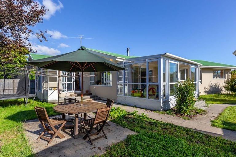 Photo of property in 28 Warren Crescent, Hillmorton, Christchurch, 8025