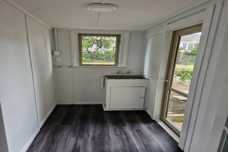 Photo of property in 7a Woodleigh Street, Frankleigh Park, New Plymouth, 4310