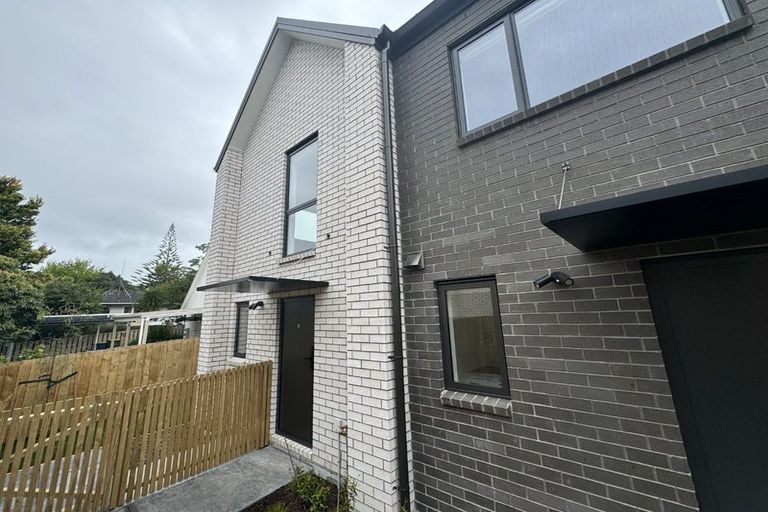 Photo of property in 9/3 Eskdale Road, Birkdale, Auckland, 0626