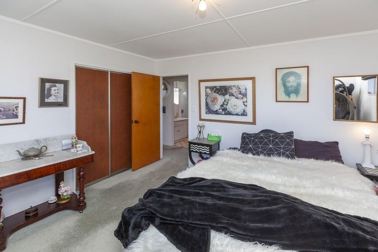 Photo of property in 4 Simcox Street, Otaki Beach, Otaki, 5512
