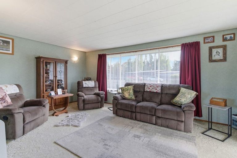 Photo of property in 28 Newcastle Street, Riversdale, 9776