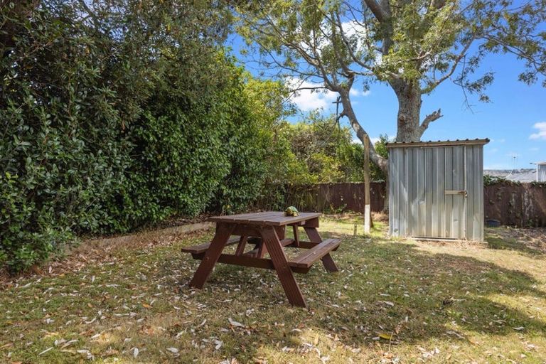 Photo of property in 38 Chatsworth Crescent, Pakuranga Heights, Auckland, 2010