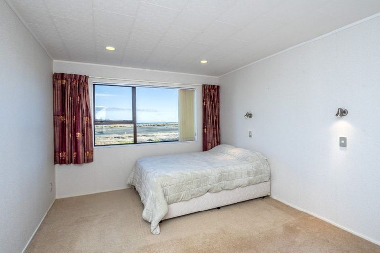 Photo of property in 9 Dawick Street, Foxton Beach, Foxton, 4815