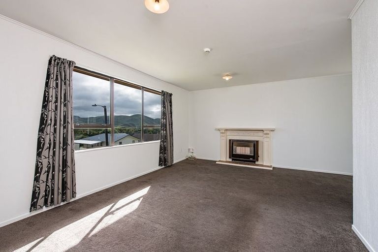 Photo of property in 27 Invercargill Drive, Kelson, Lower Hutt, 5010