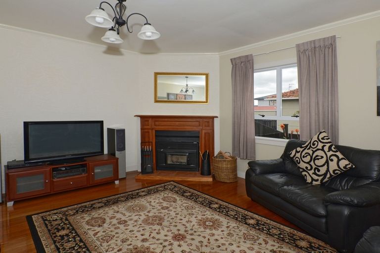 Photo of property in 33 Princes Street, Levin, 5510