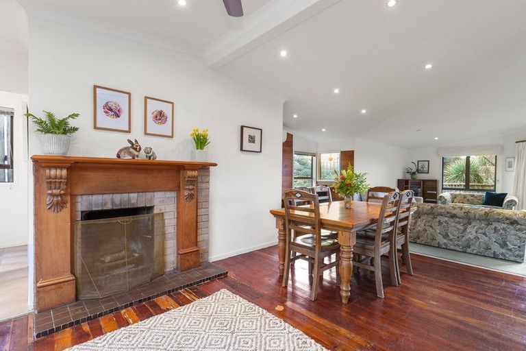 Photo of property in 4 Bay View Road, Raglan, 3225