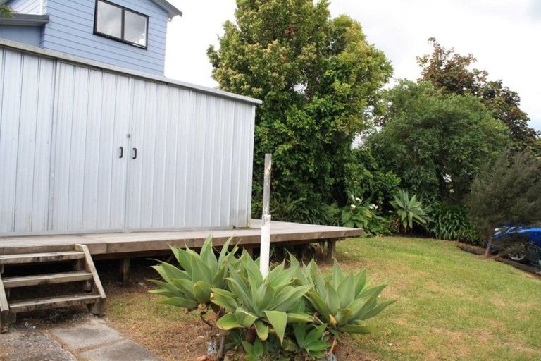 Photo of property in 17 Windy Ridge Road, Glenfield, Auckland, 0629