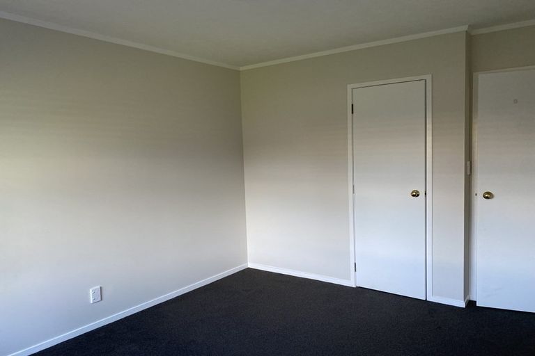 Photo of property in 2/3 Kaurilands Road, Titirangi, Auckland, 0604