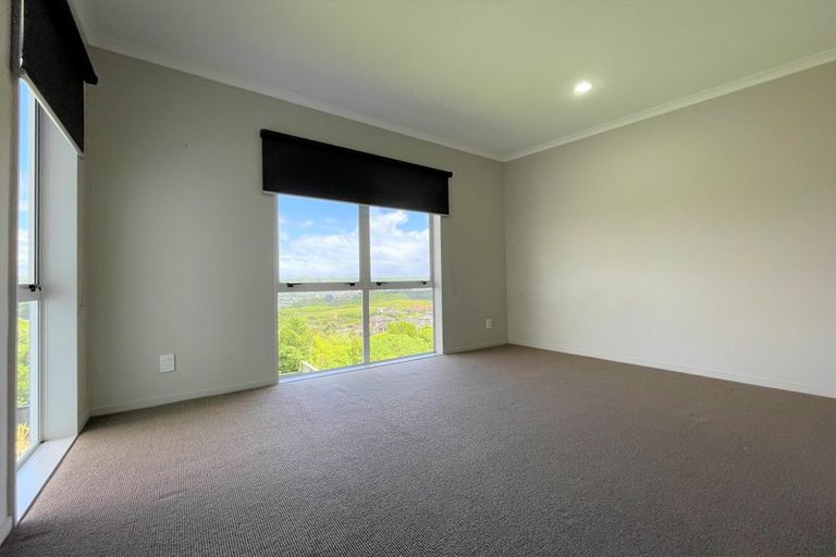 Photo of property in 16 Cedarwood Street, Woodridge, Wellington, 6037
