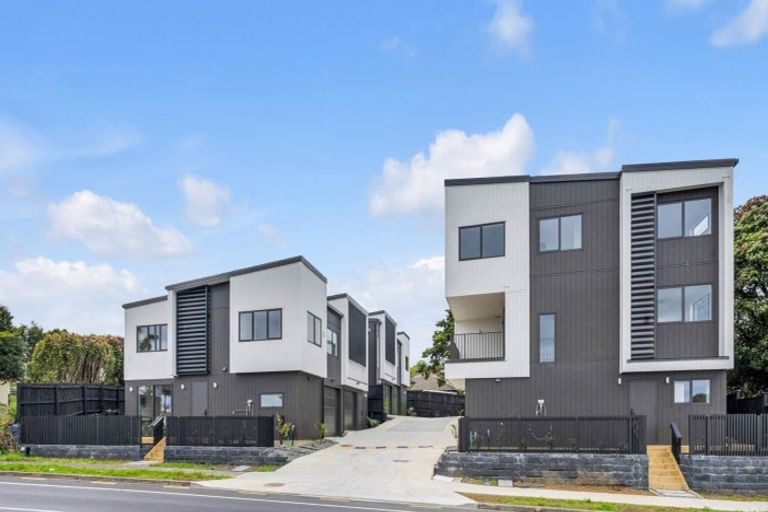 Photo of property in 2/24 Great South Road, Manurewa, Auckland, 2102