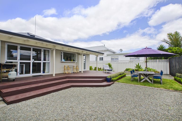 Photo of property in 33 Princes Street, Levin, 5510