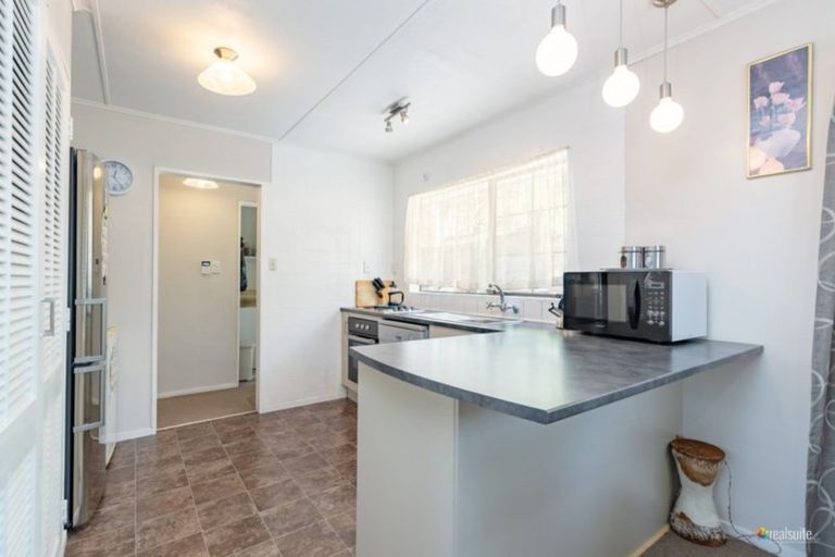 Photo of property in 124 George Street, Stokes Valley, Lower Hutt, 5019