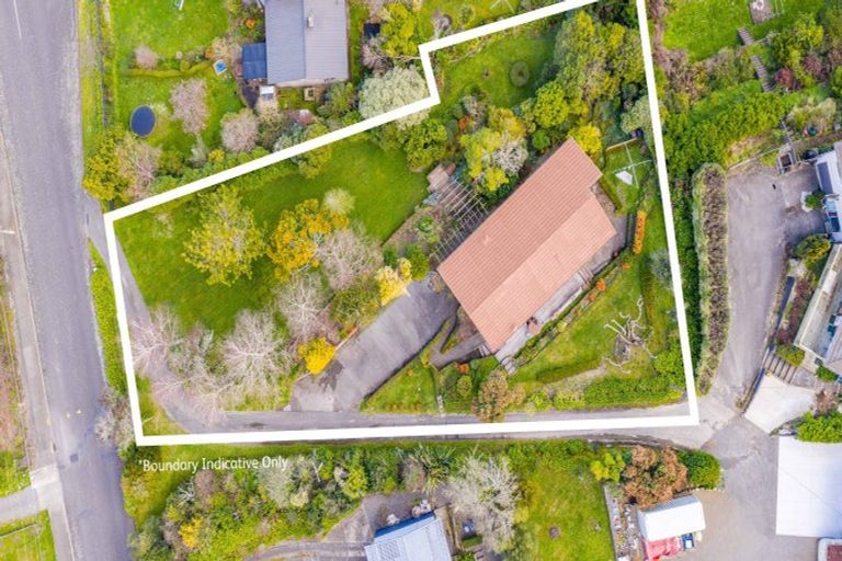 Photo of property in 6 Domain Road, Waipawa, 4210