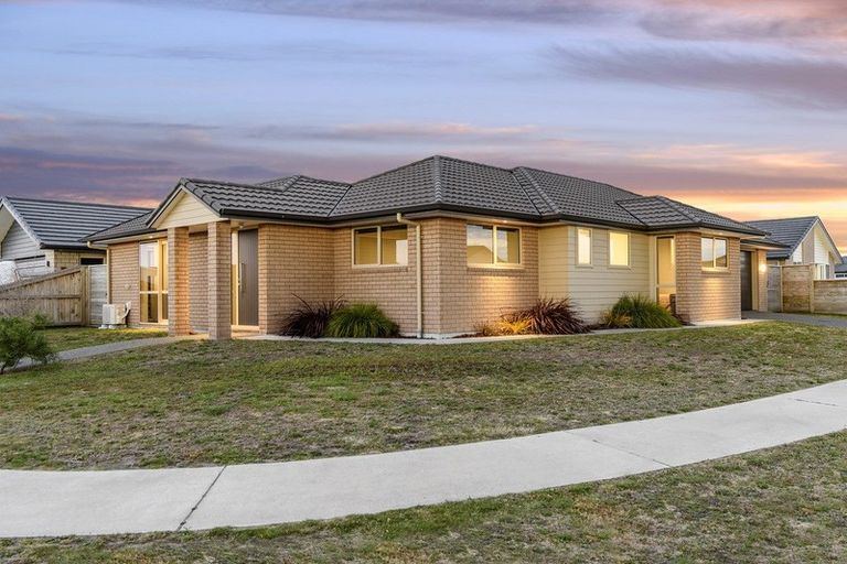 Photo of property in 18 Harding Drive, Papamoa Beach, Papamoa, 3118