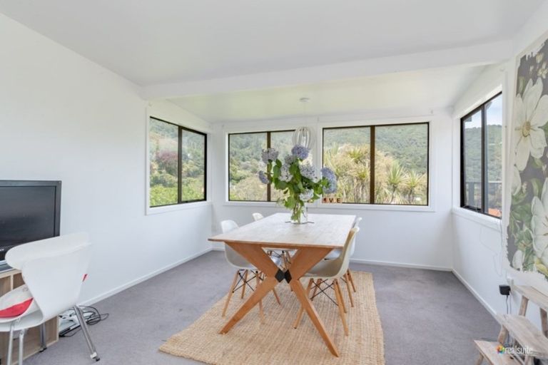 Photo of property in 23 Ferry Road, Days Bay, Lower Hutt, 5013