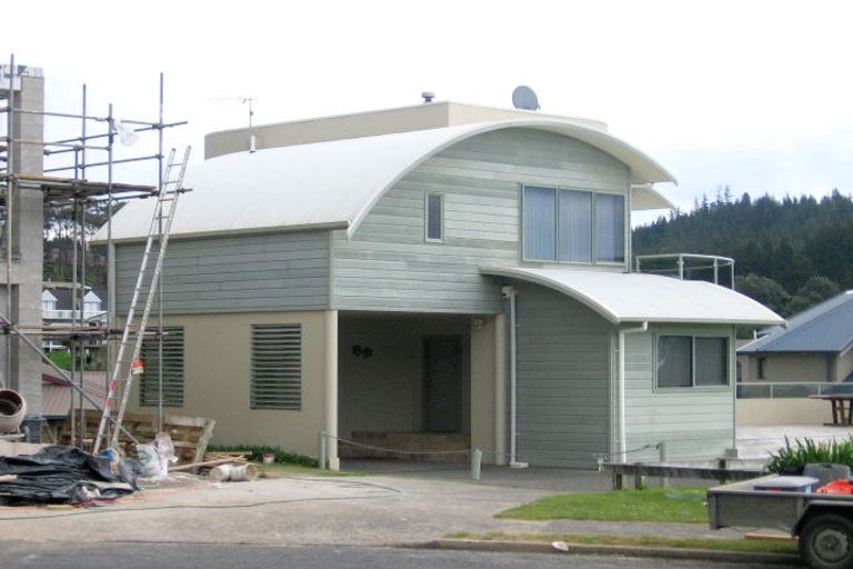 Photo of property in 123 Oratia Place, Onemana, Whangamata, 3691