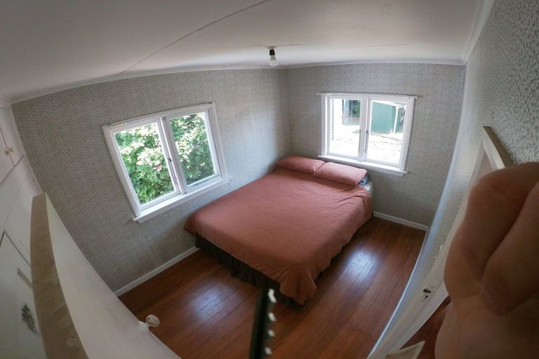 Photo of property in 28 Bertram Road, Kawakawa Bay, Papakura, 2585