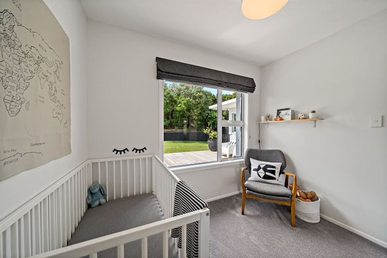 Photo of property in 4 Kororo Street, Northcote, Auckland, 0627