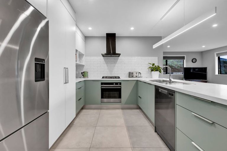 Photo of property in 3 Ruru Lane, Hurworth, New Plymouth, 4310