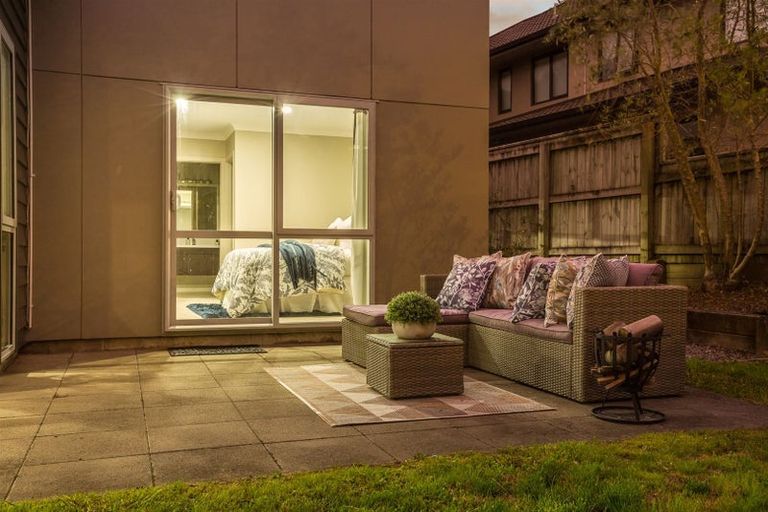 Photo of property in 5 Fiordland Place, Aotea, Porirua, 5024