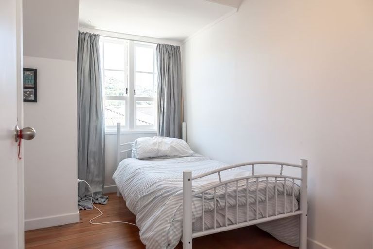 Photo of property in 35a Marine Parade, Seatoun, Wellington, 6022