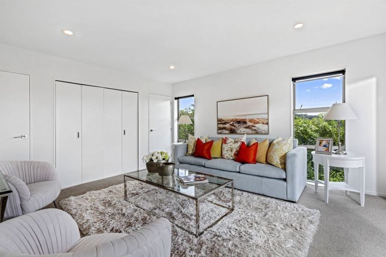 Photo of property in 127 Vaughans Road, Okura, Albany, 0792