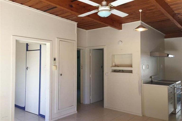 Photo of property in Acacia Flats, 1/205 Waikawa Road, Waikawa, Picton, 7220