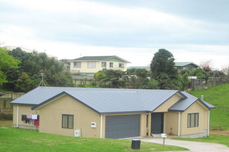 Photo of property in 9 Long Place, Frankleigh Park, New Plymouth, 4310