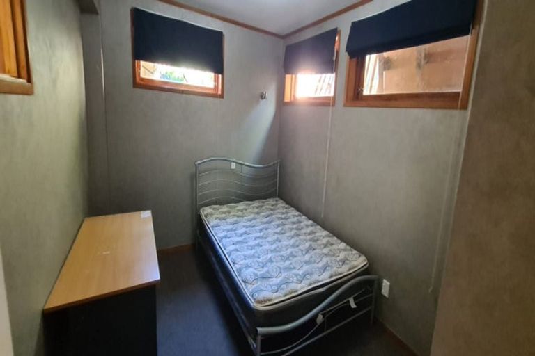 Photo of property in 4 Mahia Place, Kelvin Grove, Palmerston North, 4414