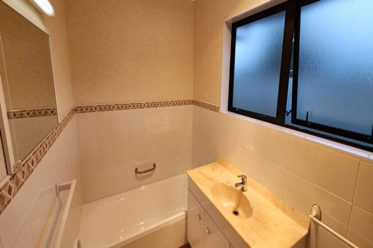 Photo of property in 10a Maire Street, Inglewood, 4330