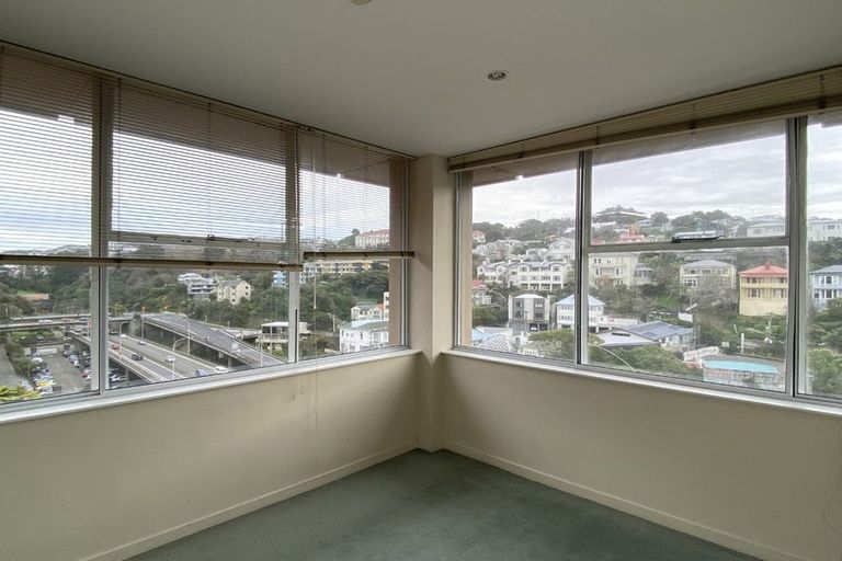 Photo of property in Terrace Tower Apartments, 11e/126 The Terrace, Wellington Central, Wellington, 6011
