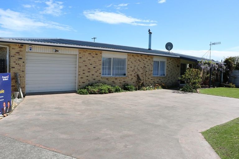 Photo of property in 16a Johnston Street, Foxton, 4814