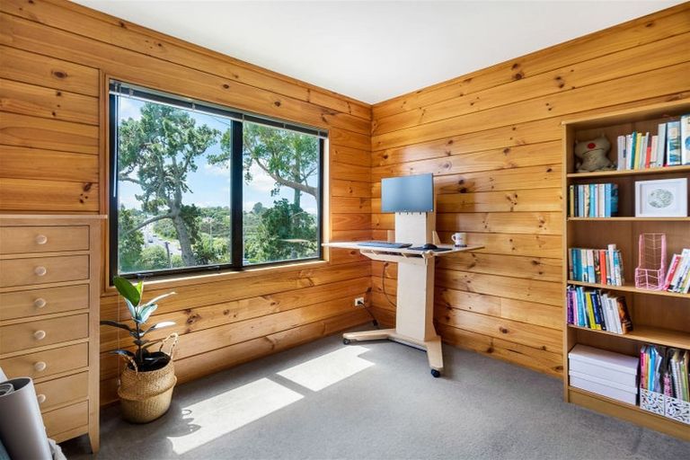 Photo of property in 3 Tawhana Crescent, Red Beach, 0932