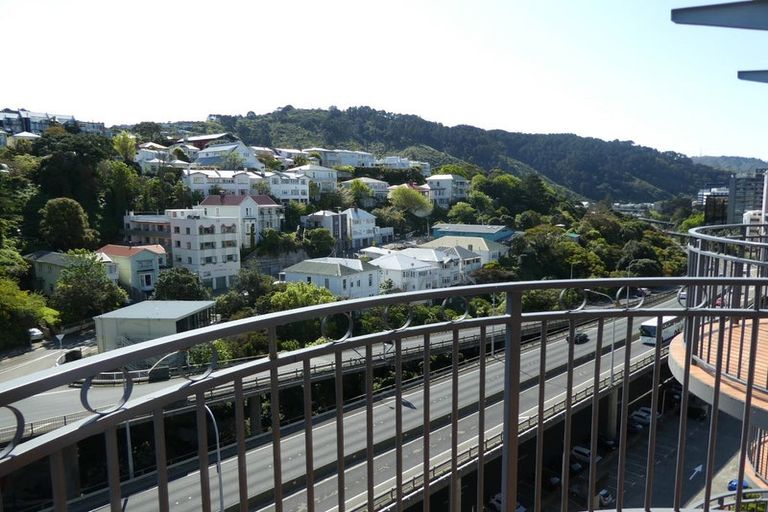 Photo of property in Atrium Towers, 9f/154 The Terrace, Wellington Central, Wellington, 6011