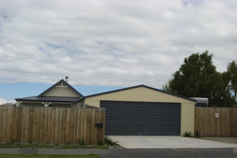 Photo of property in 41 Gladstone Road, Woodend, 7610