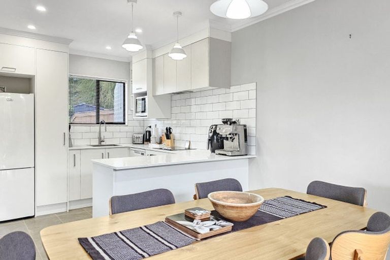 Photo of property in 8 Raukura Place, Koutu, Rotorua, 3010