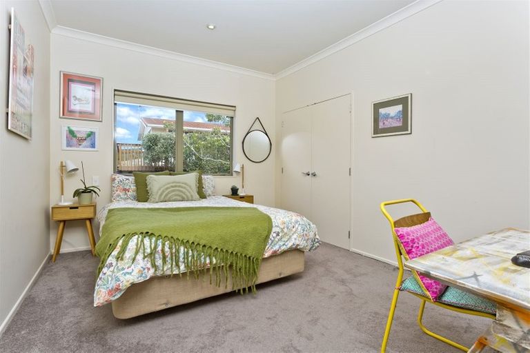 Photo of property in 22 Stillwater Crescent, Stillwater, Silverdale, 0993