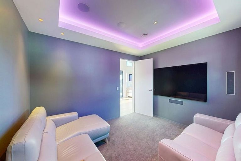 Photo of property in 49 Ashton Fitchett Drive, Brooklyn, Wellington, 6021