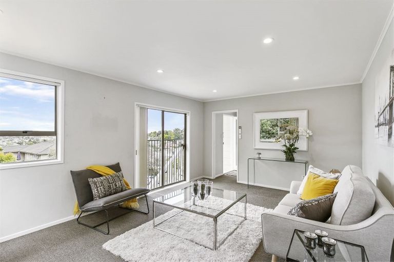 Photo of property in 1/21 Laurina Road, Sunnynook, Auckland, 0620