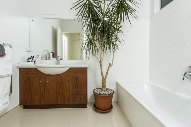 Photo of property in 48a Penzance Road, Mairangi Bay, Auckland, 0630