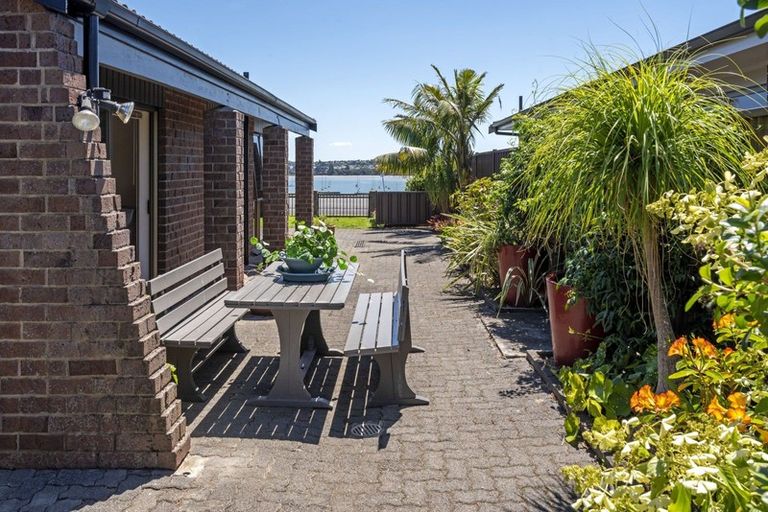 Photo of property in 5 Falstaff Place, Half Moon Bay, Auckland, 2012