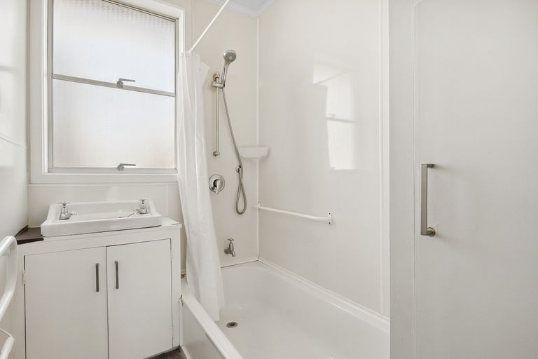 Photo of property in 1 Wynyard Street, South Dunedin, Dunedin, 9012