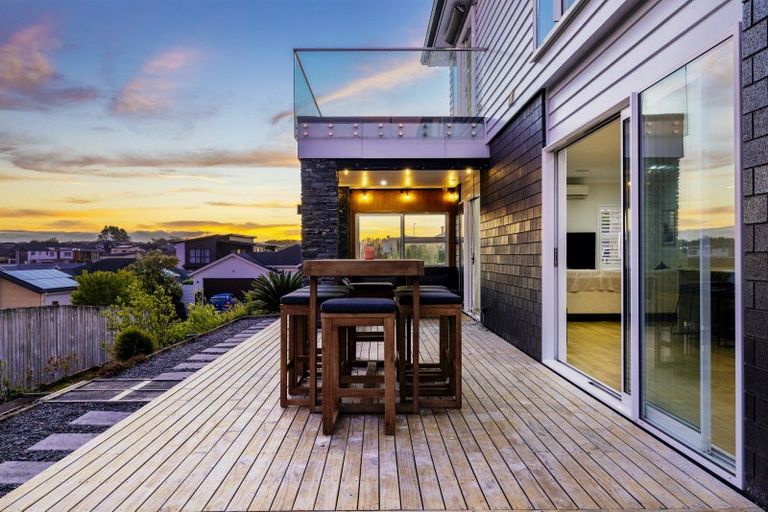 Photo of property in 2 Tauwaka Crescent, Riverhead, 0820