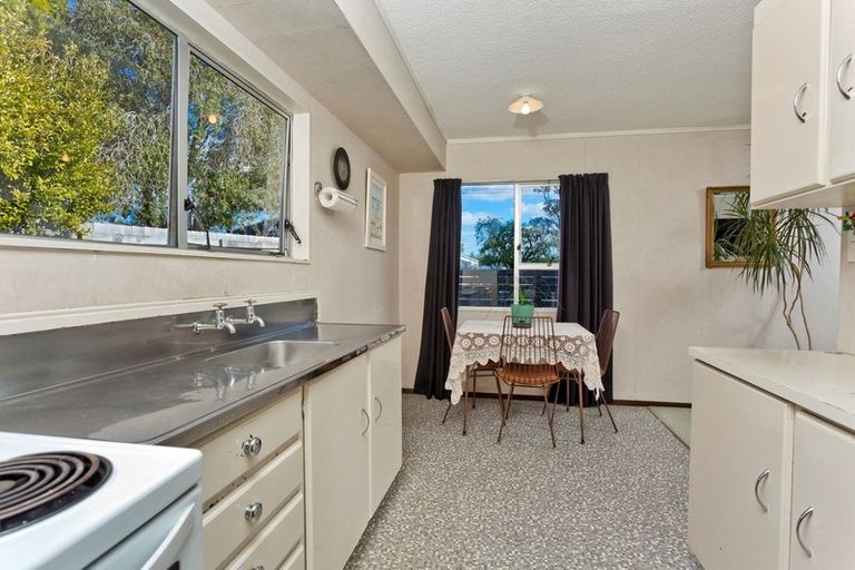 Photo of property in 1/11 Kahika Road, Birkdale, Auckland, 0626