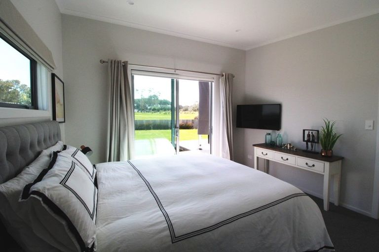 Photo of property in 136 Kelly Jade Avenue, Matarangi, Whitianga, 3592